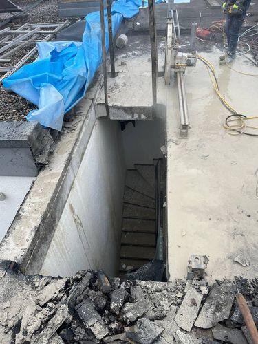 Kernbohrarbeiten für maßgenaue Durchbrüche in Betonwänden